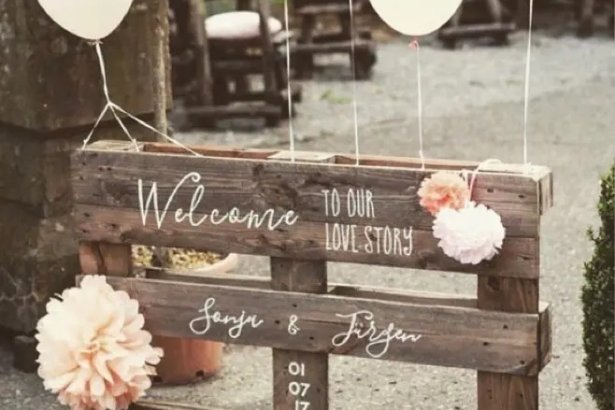 Creative DIY Wedding Sign Ideas