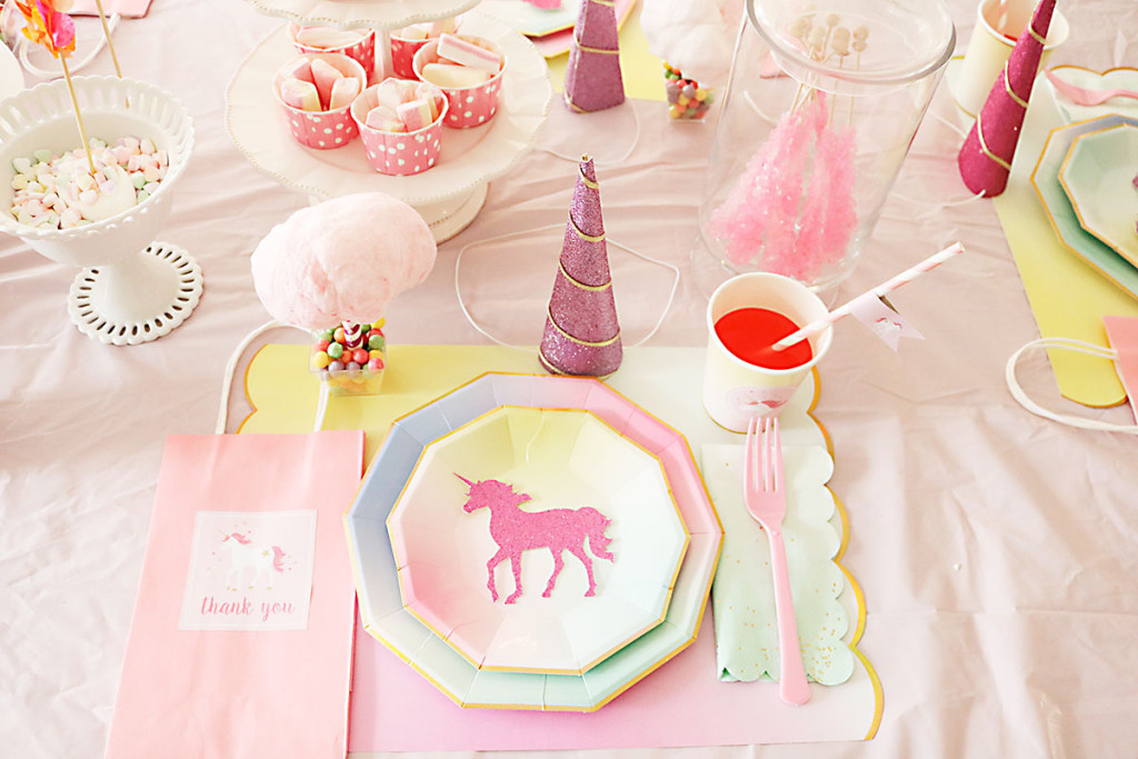 Plates Ideas for Unicorn-Themed Parties
