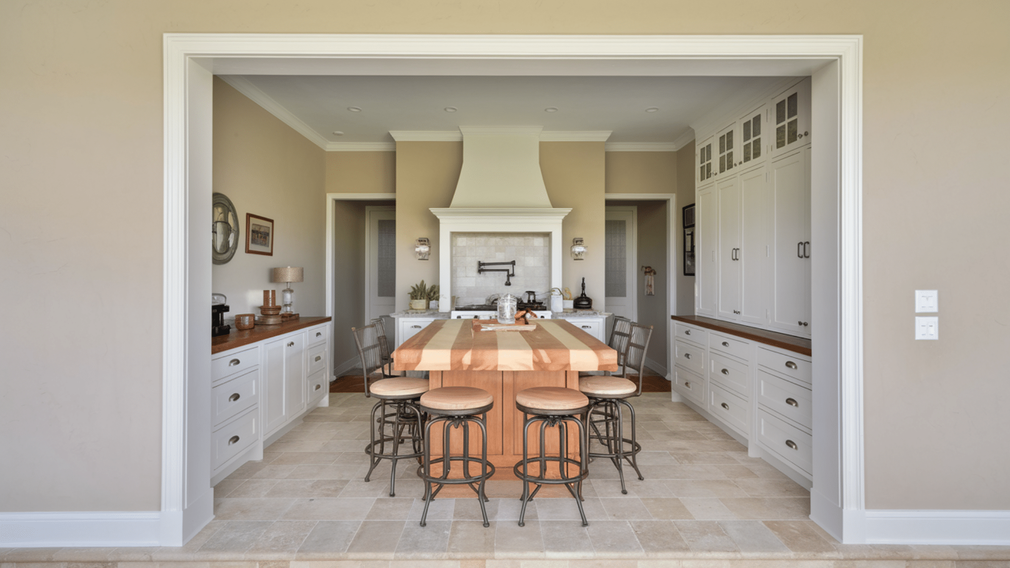 How_Much_Space_Do_You_Need_Around_a_Kitchen_Island
