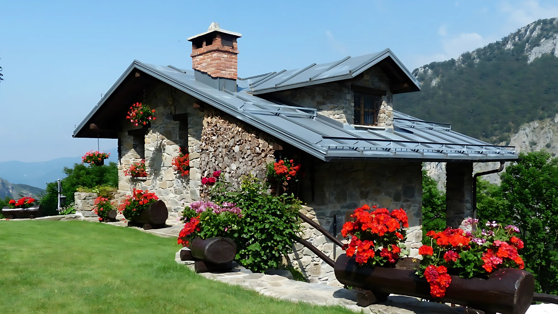 Saltbox_Roof