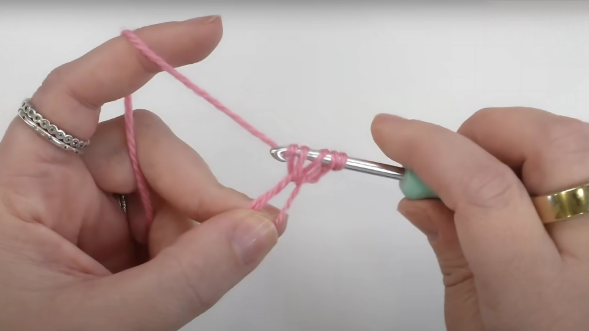 Step_2_Crochet_the_First_Round