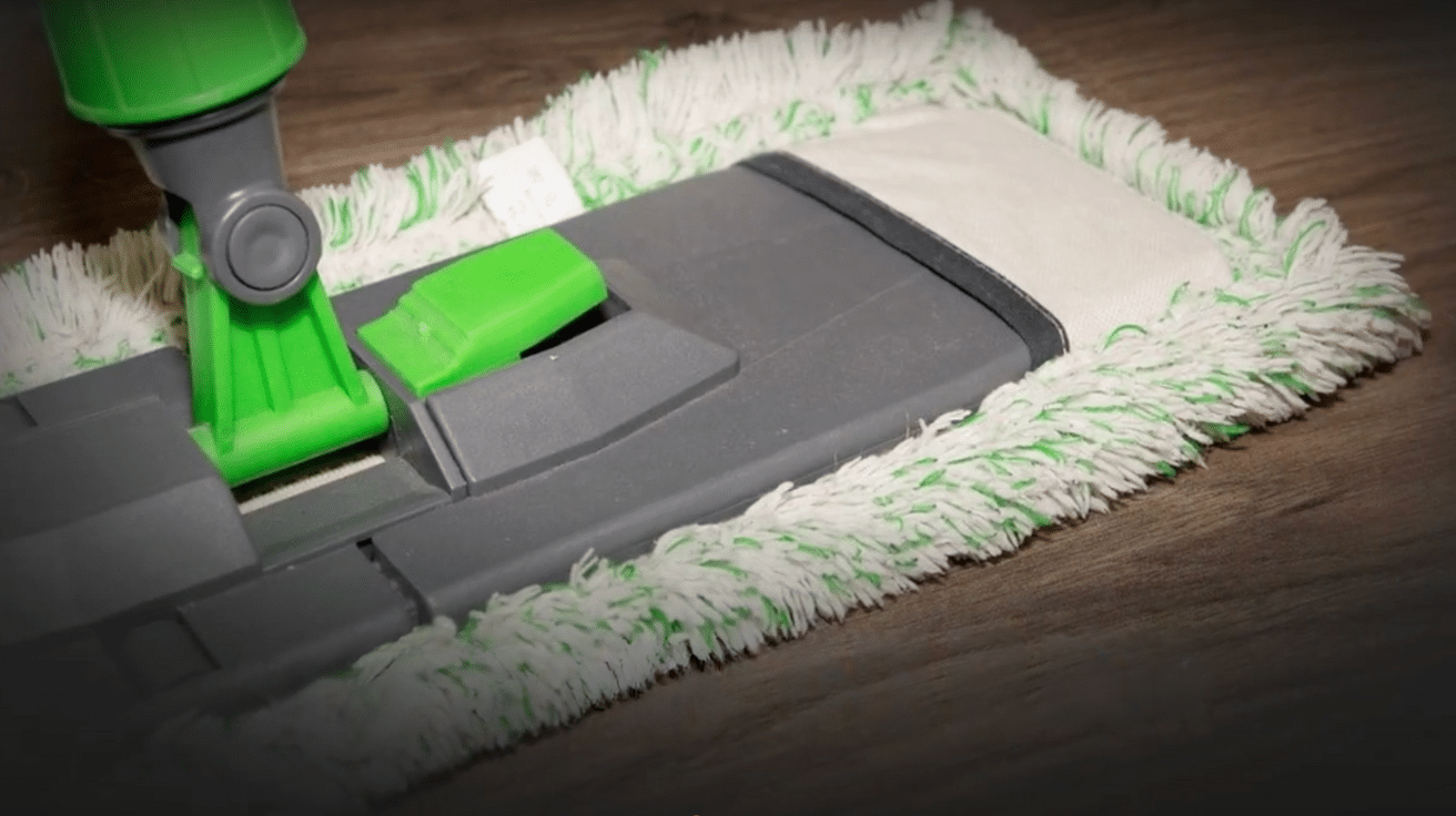Step_3_Damp_Mop