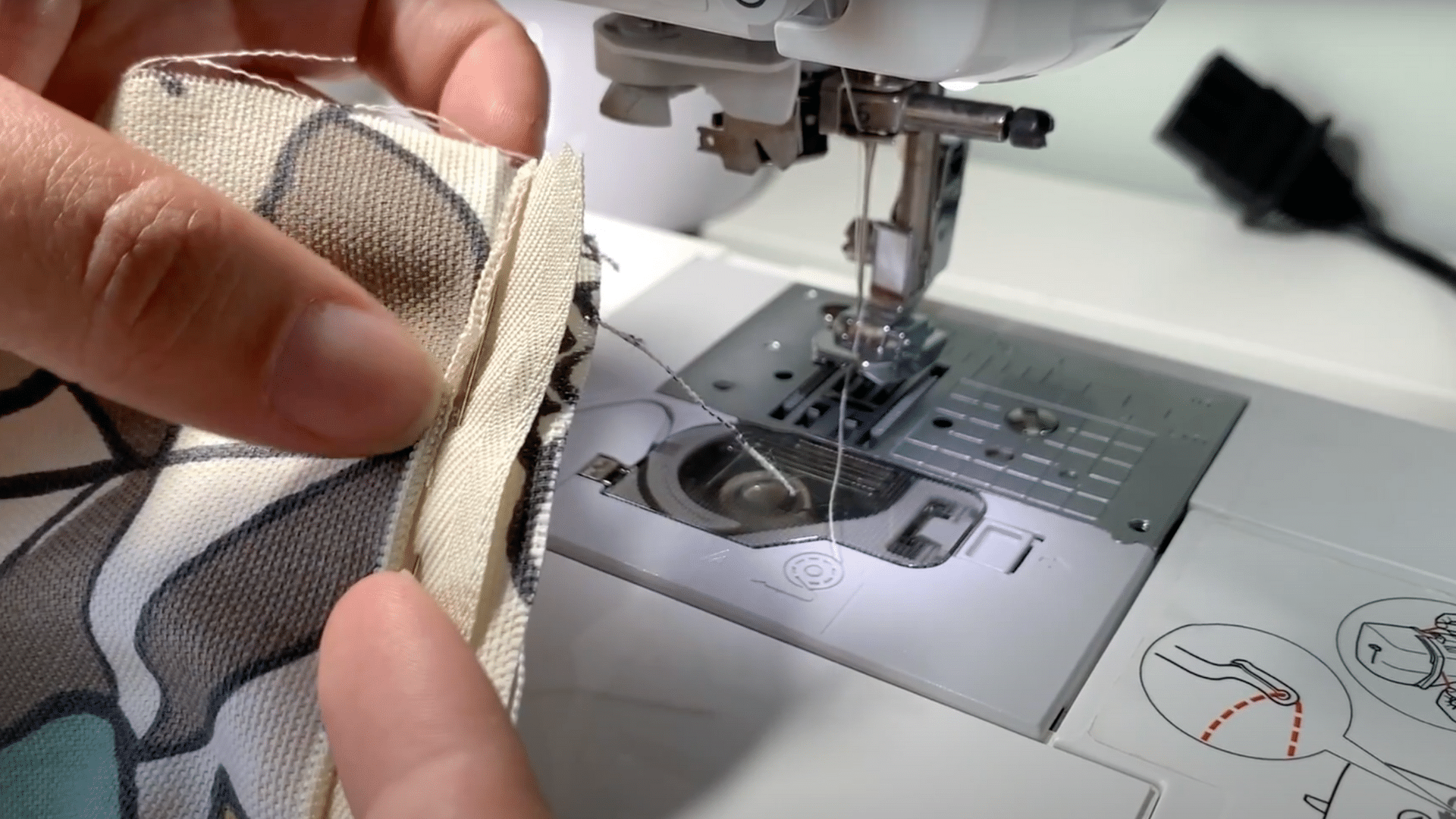 Step_5_Attach_the_Second_Side_of_the_Zipper