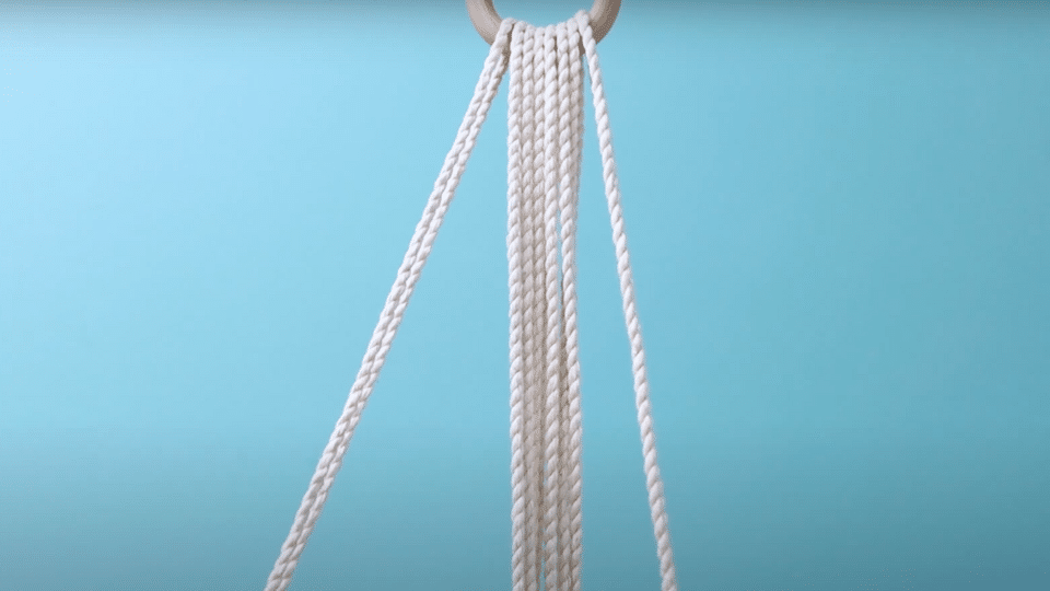 Step_1_Setting_Up_Your_Cords_on_the_Wooden_Ring