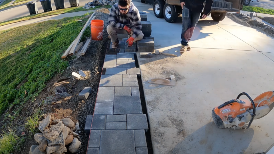 Step_6_Installing_the_Pavers