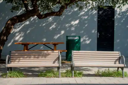 Ideal Bench Heights for Comfort: How Tall Should a Bench Be?