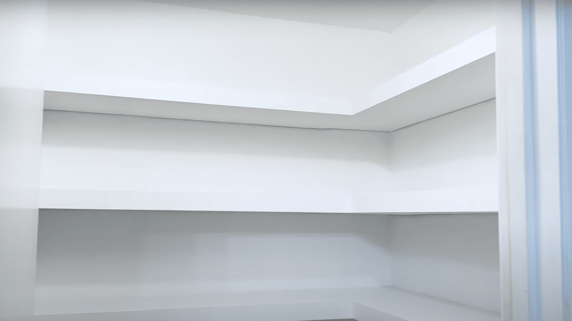 Step_5_Mount_the_Shelves
