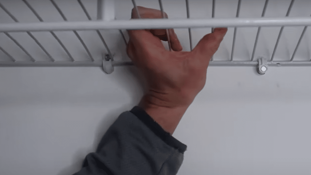 Work-on-Bottom-Hook-Wire-Shelves