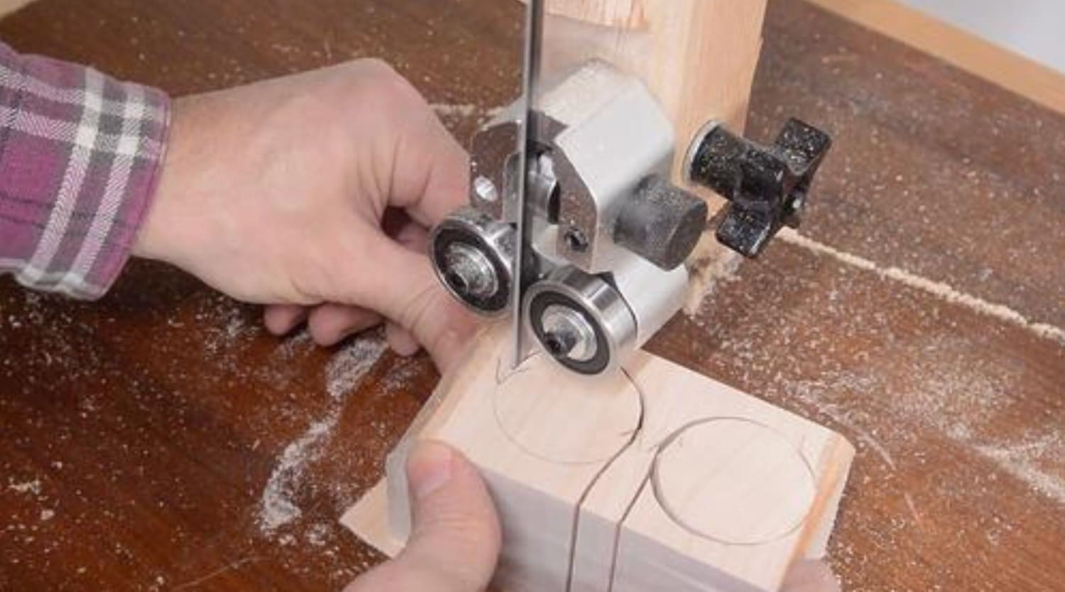 band saw blade guide.png