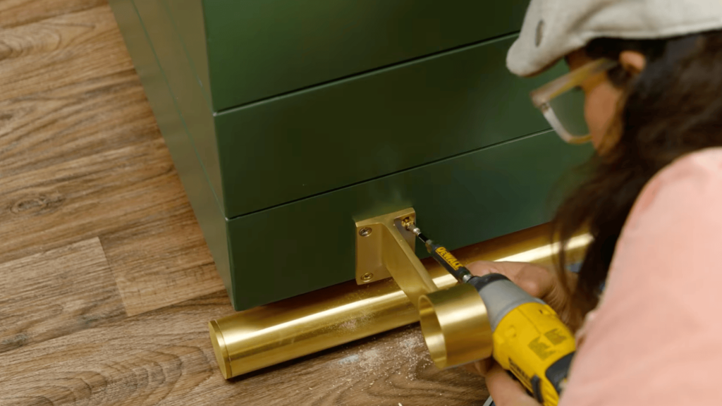 Attach Bar Top and Rail