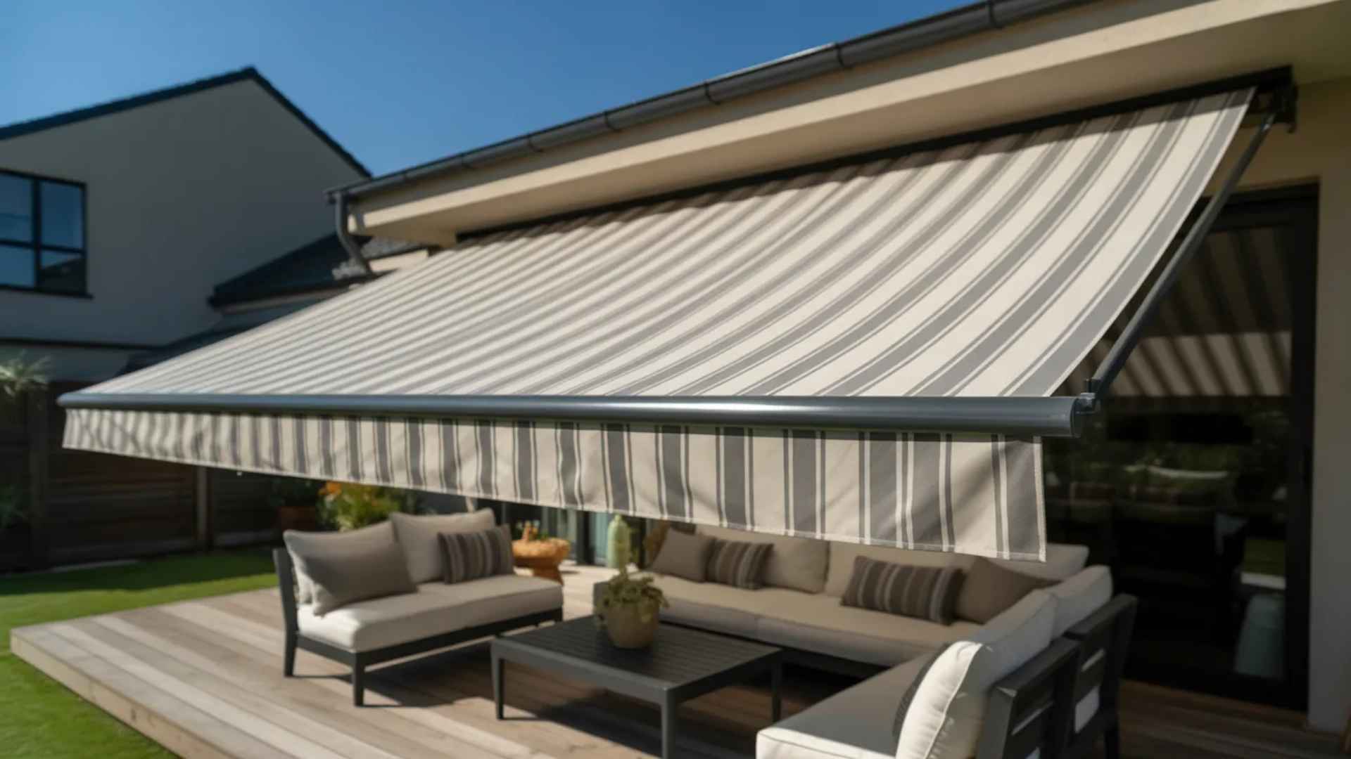 Retractable Awning (1)